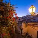 Alfama, The Heart Of Fado - Minutes From Tram 28