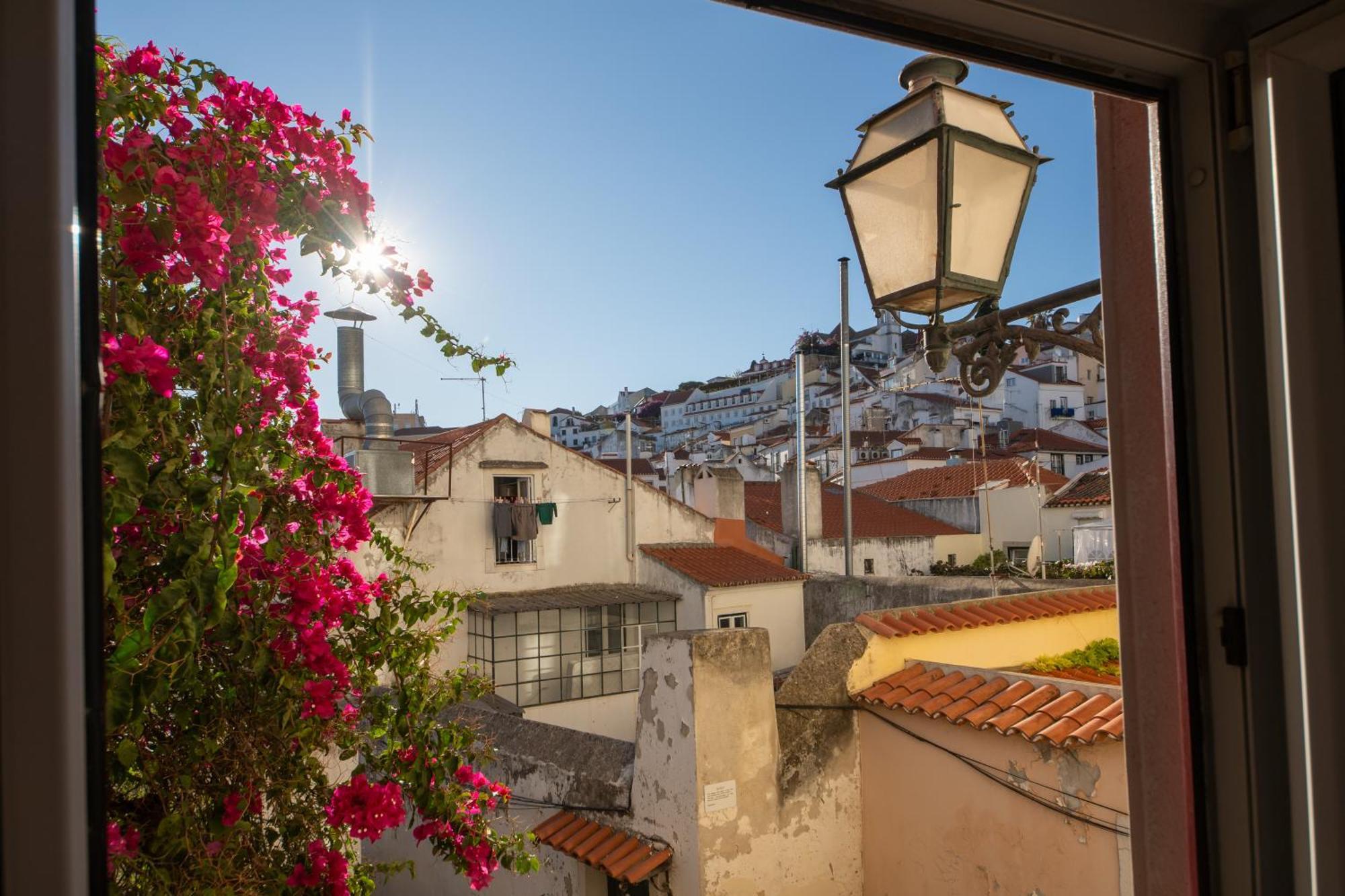 Alfama, The Heart Of Fado - Minutes From Tram 28 * Lisbon