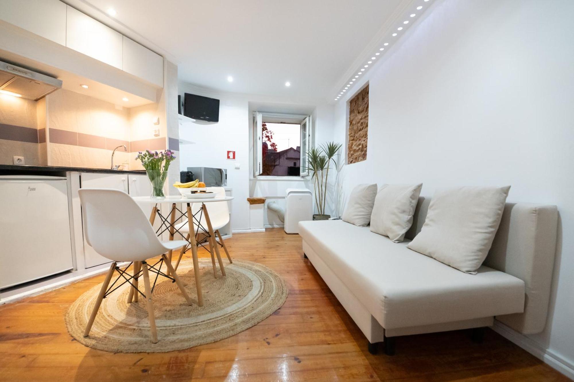 Alfama, The Heart Of Fado - Minutes From Tram 28 Apartment *