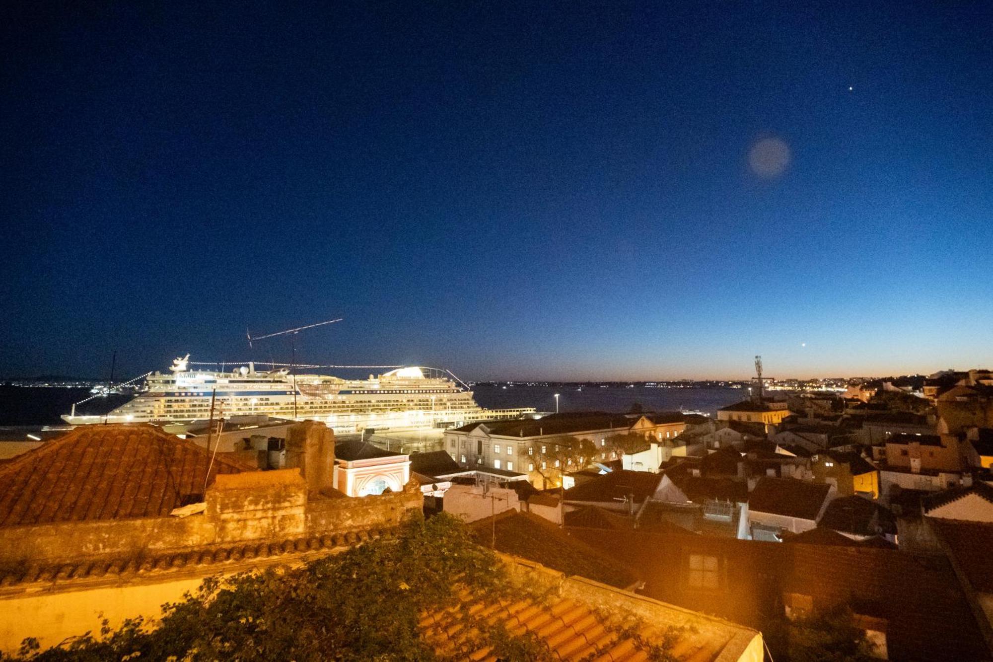 Apartment Alfama, The Heart Of Fado - Minutes From Tram 28 *