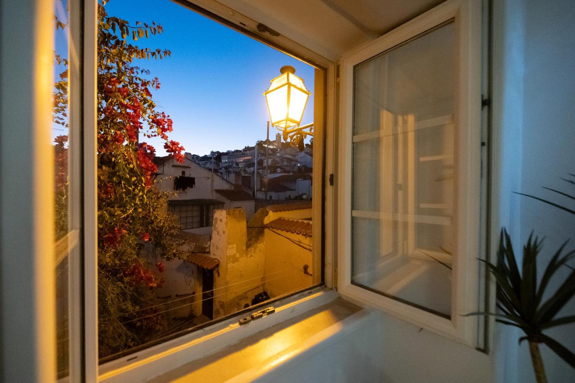 Alfama, The Heart Of Fado - Minutes From Tram 28 * Lisbon